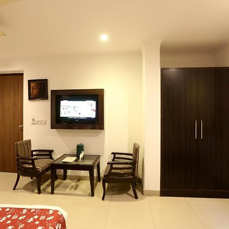 Airport Hotel Chanakya Delhi Nueva Delhi Exterior foto