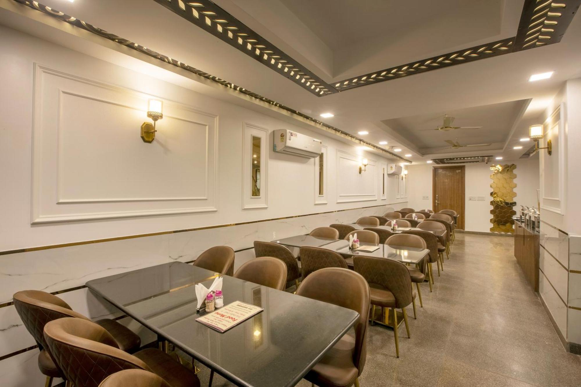 Airport Hotel Chanakya Delhi Nueva Delhi Exterior foto