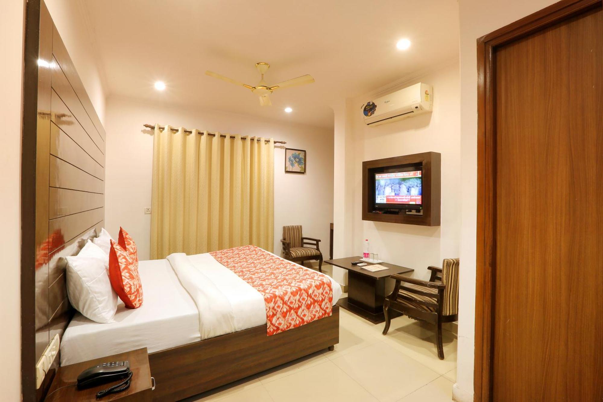 Airport Hotel Chanakya Delhi Nueva Delhi Exterior foto